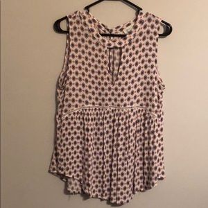 Super cute patterned flowy tank